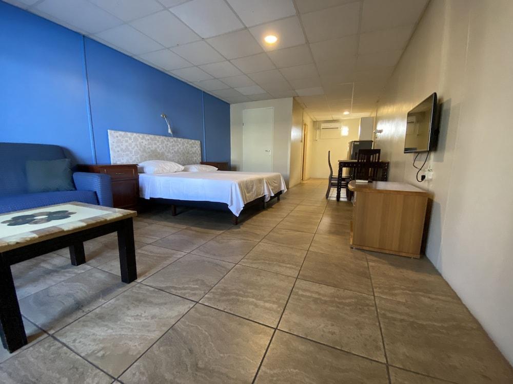 Aruba Blue Village Hotel And Apartments パームビーチ エクステリア 写真