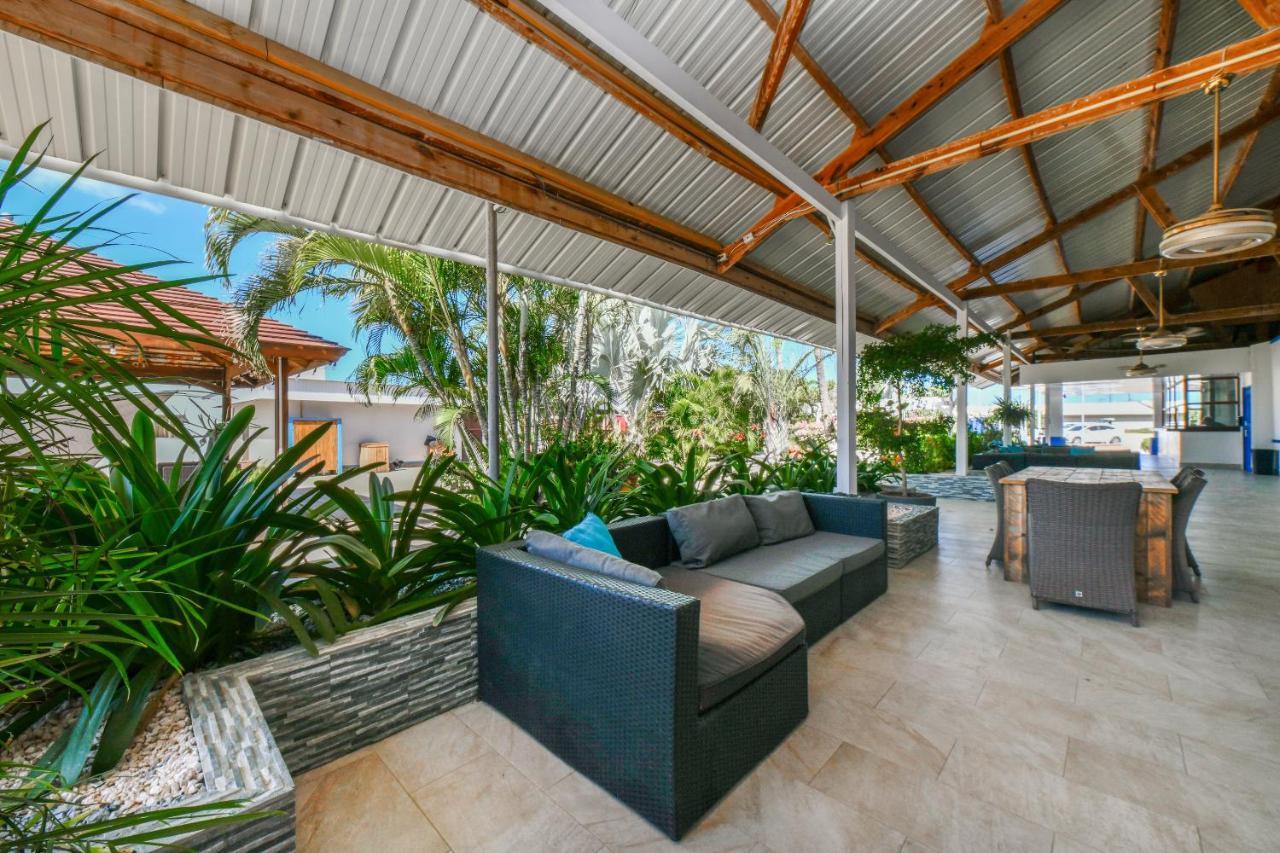 Aruba Blue Village Hotel And Apartments パームビーチ エクステリア 写真