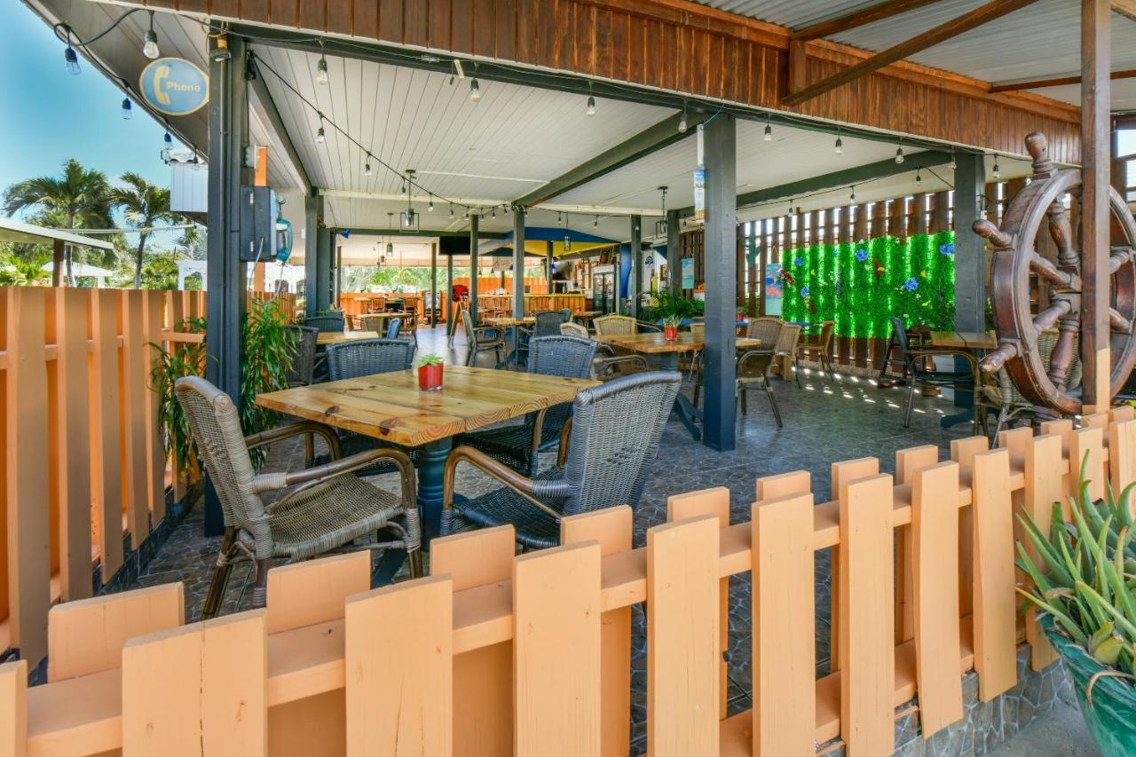 Aruba Blue Village Hotel And Apartments パームビーチ エクステリア 写真