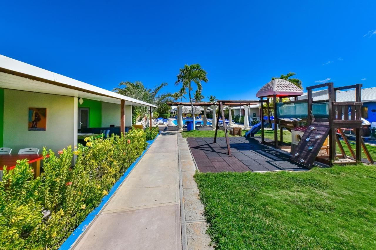 Aruba Blue Village Hotel And Apartments パームビーチ エクステリア 写真