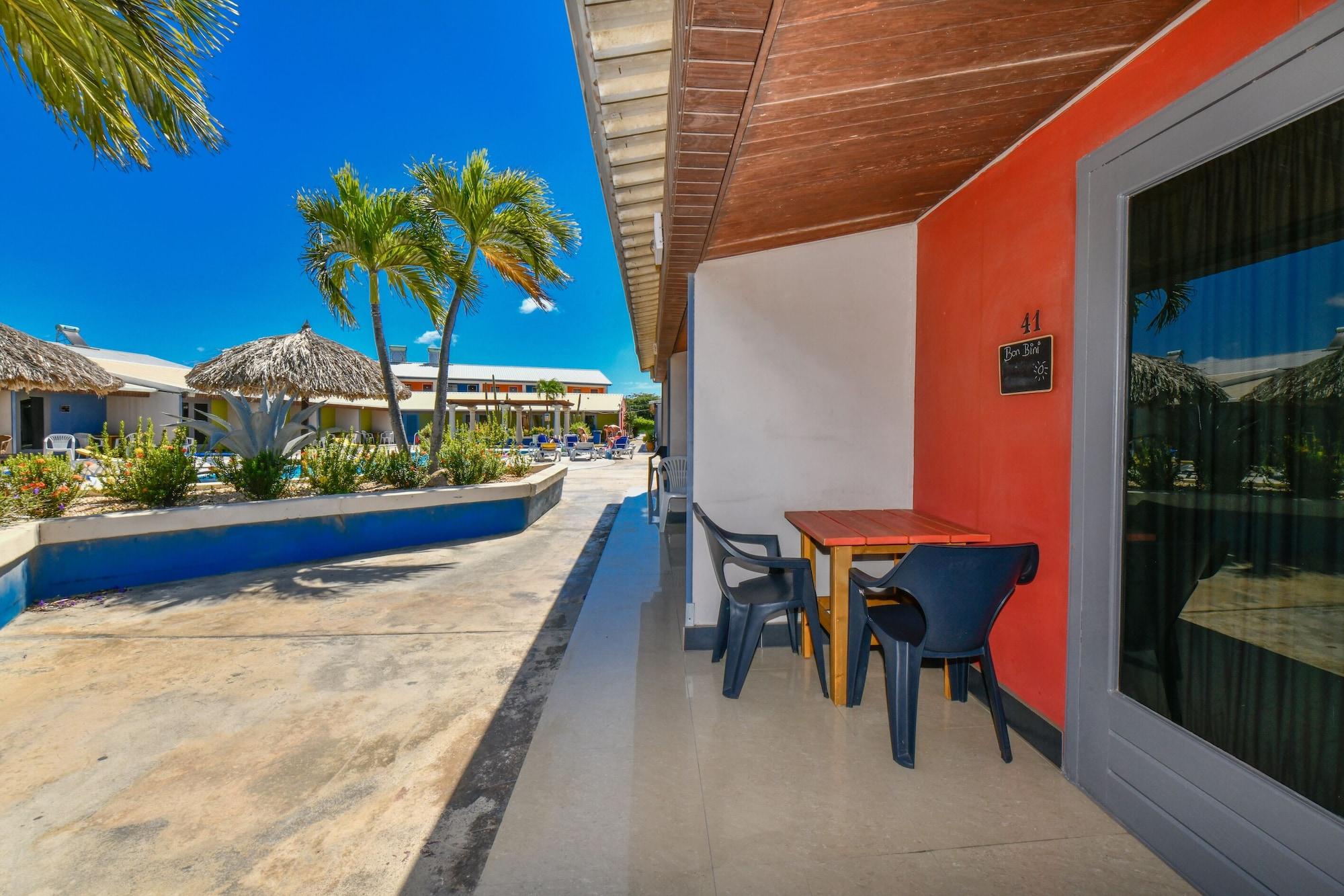 Aruba Blue Village Hotel And Apartments パームビーチ エクステリア 写真